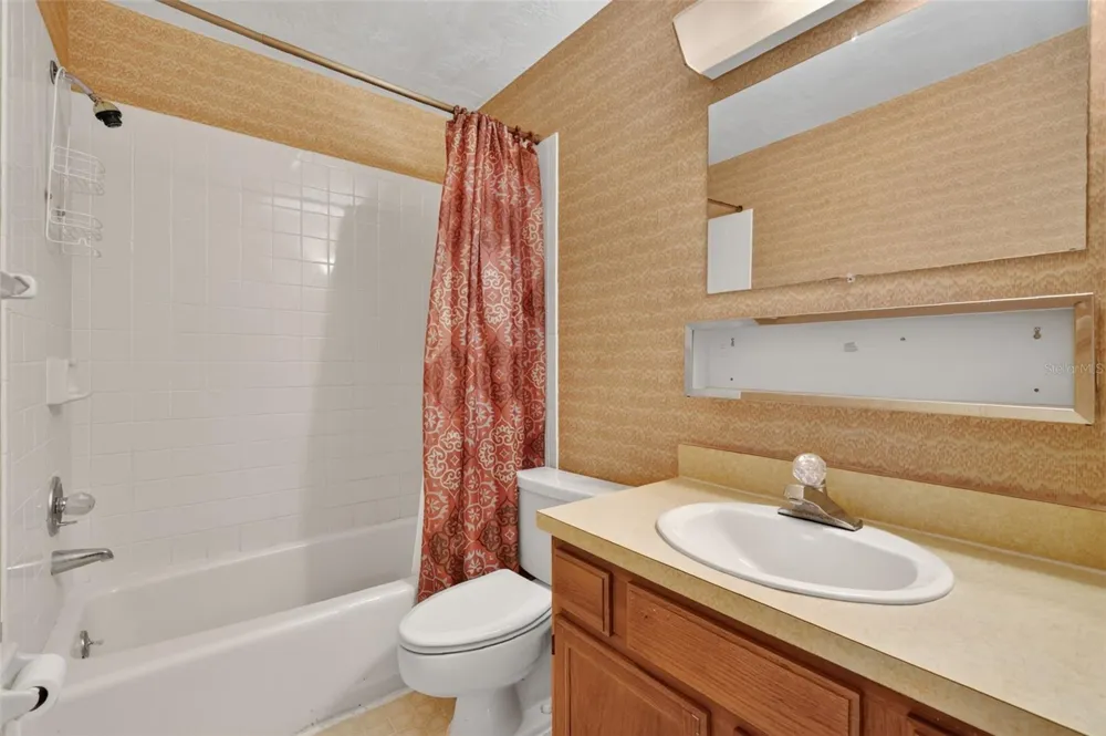 2215 NE 45TH AVENUE #3 ocala, FL 34470