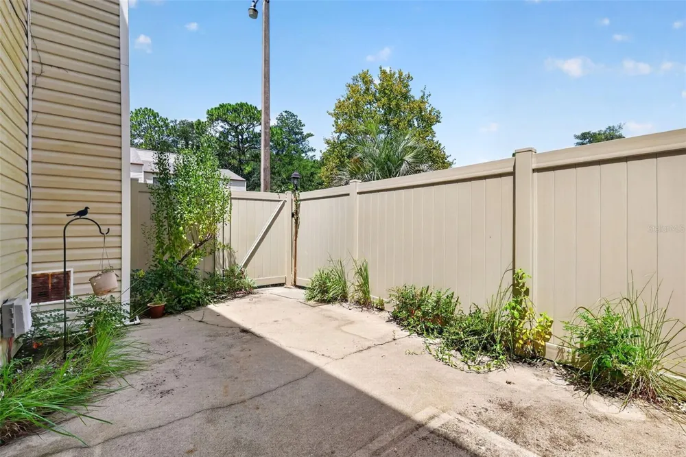 2215 NE 45TH AVENUE #3 ocala, FL 34470