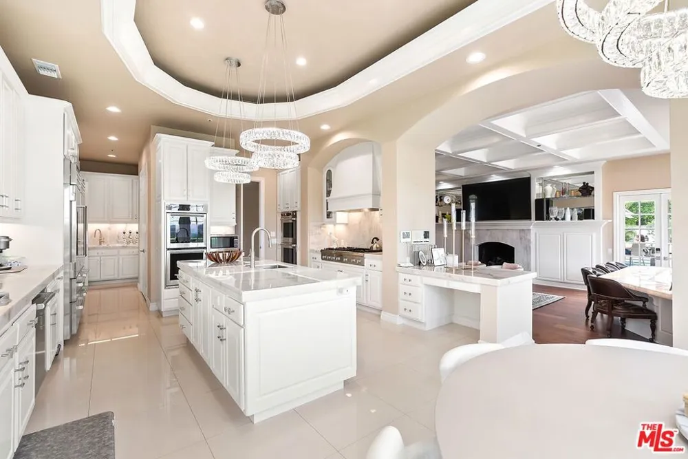 1403 Kingsboro Court Westlake Village, CA 91362