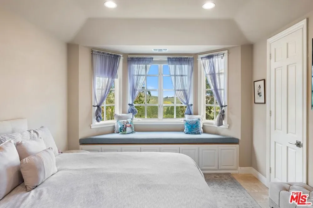 1403 Kingsboro Court Westlake Village, CA 91362
