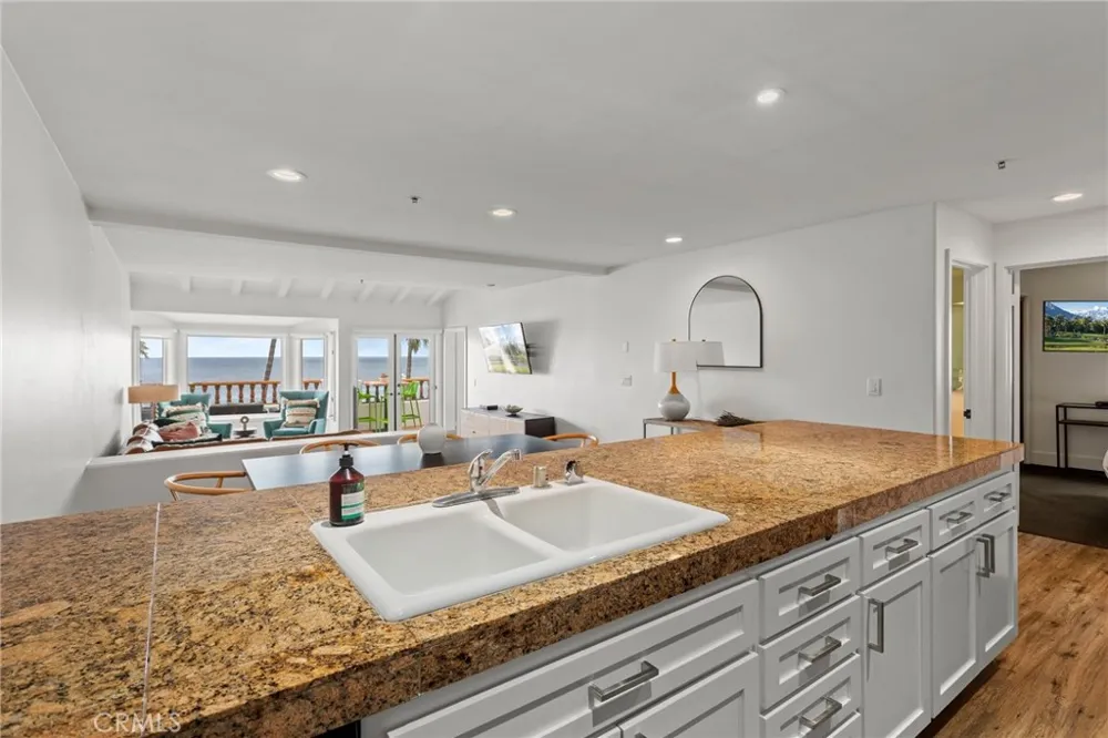 91 Playa Azul Avalon, CA 90704