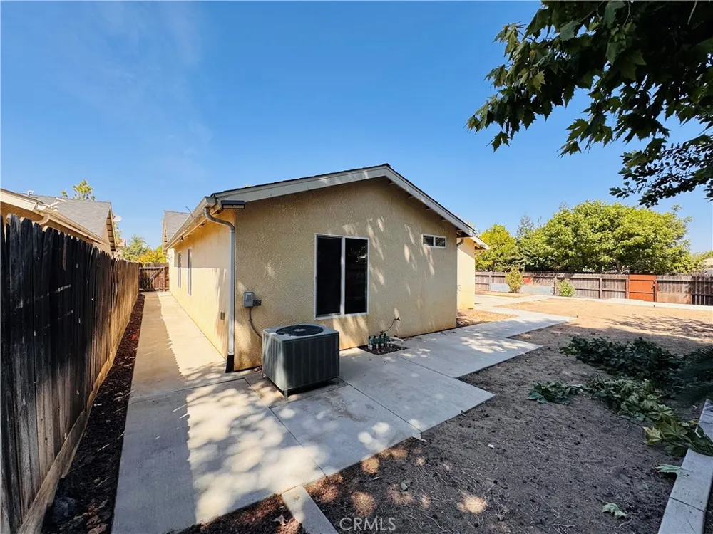 5824 E Kaviland Fresno, CA 93727