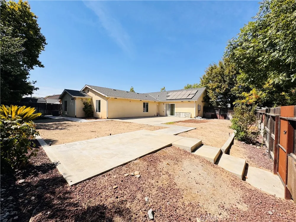 5824 E Kaviland Fresno, CA 93727