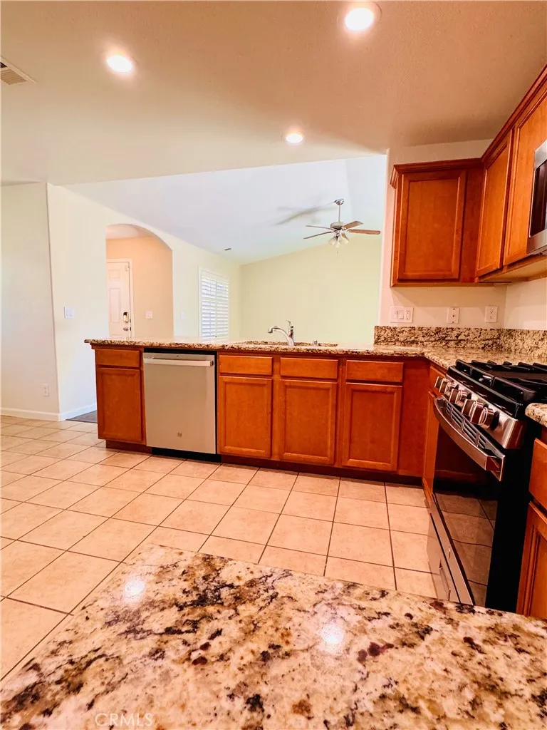 5824 E Kaviland Fresno, CA 93727