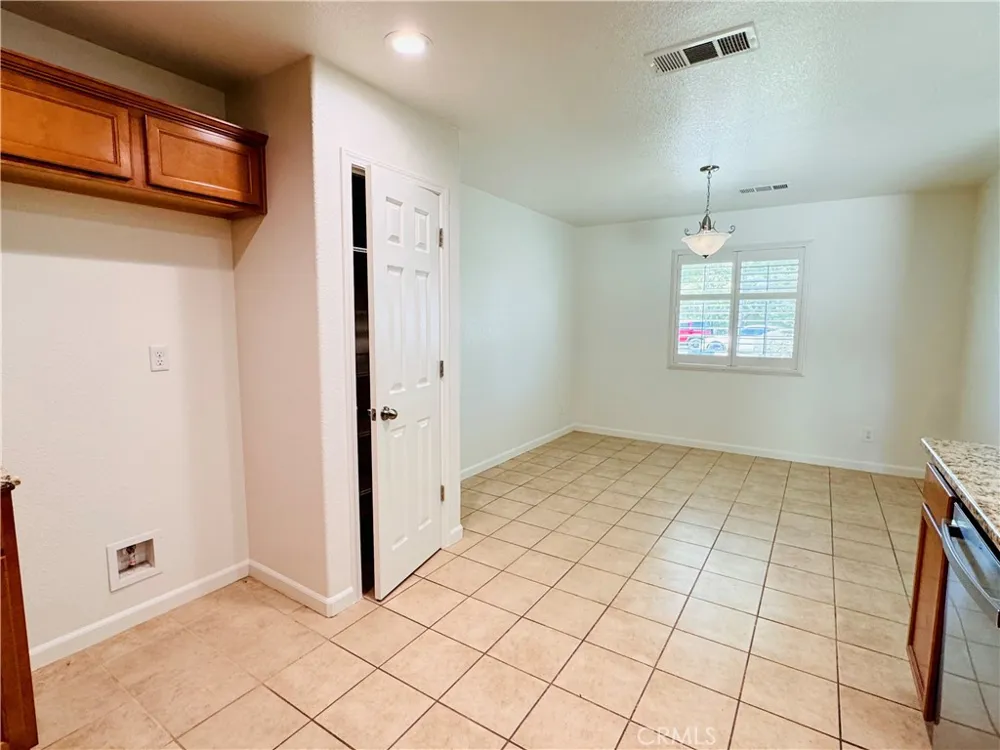 5824 E Kaviland Fresno, CA 93727