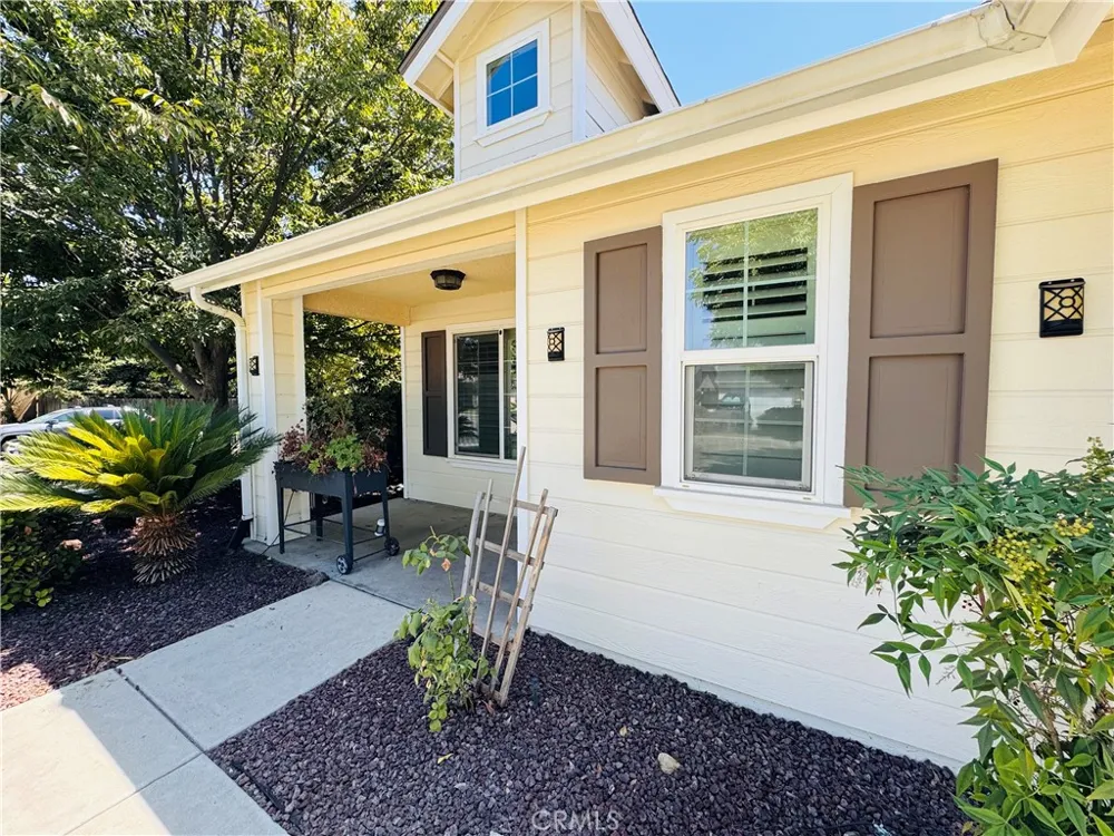 5824 E Kaviland Fresno, CA 93727