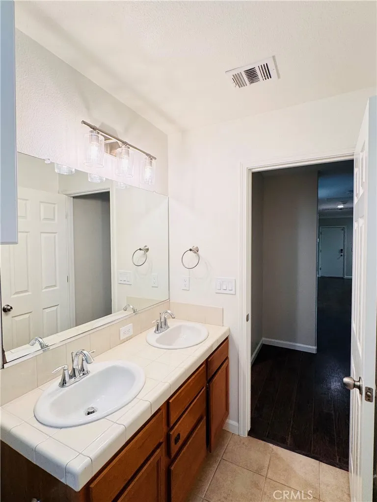 5824 E Kaviland Fresno, CA 93727
