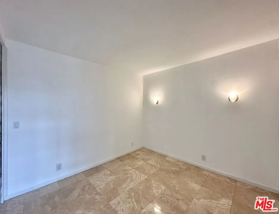 999 DOHENY DRIVE #711 West Hollywood, CA 90069