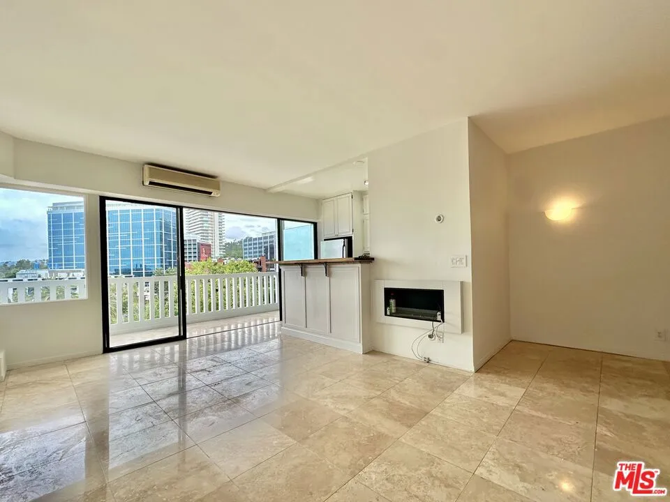 999 DOHENY DRIVE #711 West Hollywood, CA 90069