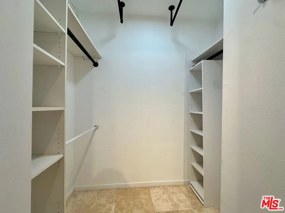 999 DOHENY DRIVE #711 West Hollywood, CA 90069