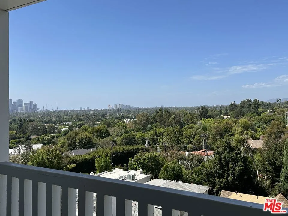 999 DOHENY DRIVE #711 West Hollywood, CA 90069