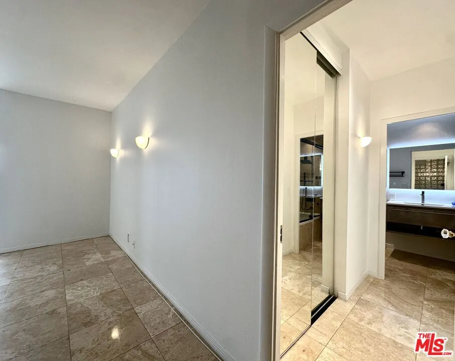 999 DOHENY DRIVE #711 West Hollywood, CA 90069