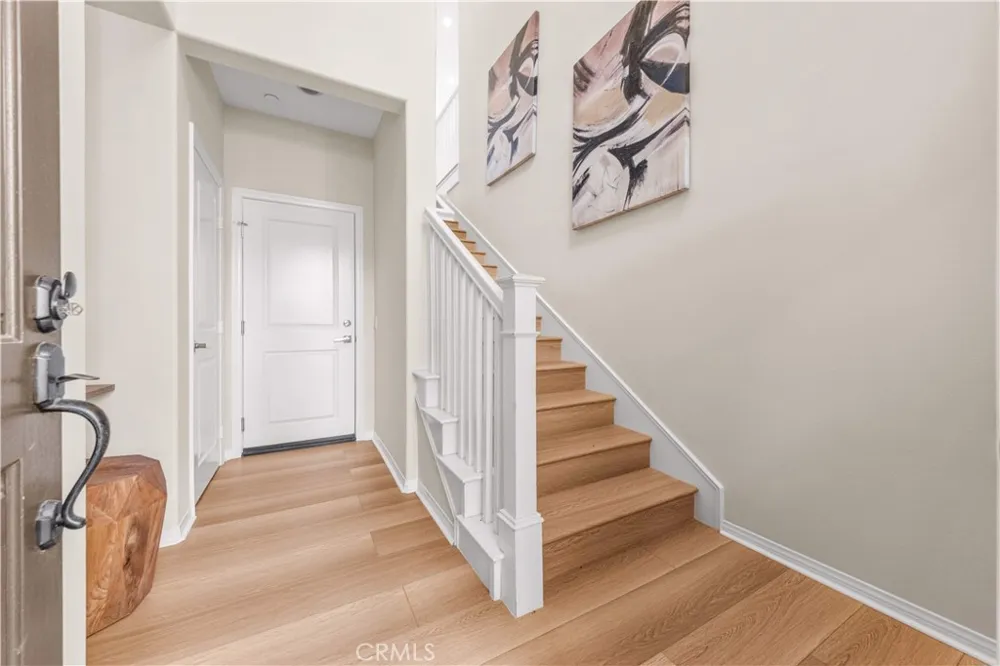 96 Rose Arch #26 Irvine, CA 92620