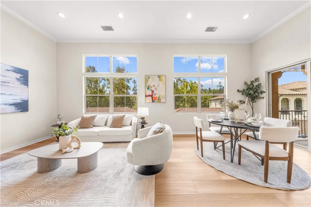 96 Rose Arch #26 Irvine, CA 92620