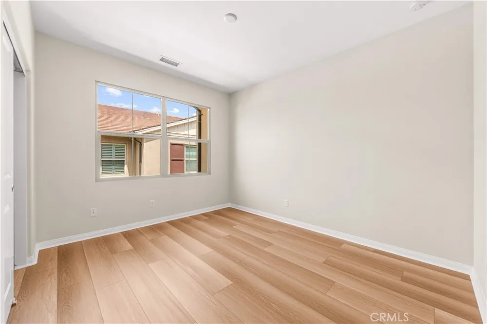 96 Rose Arch #26 Irvine, CA 92620
