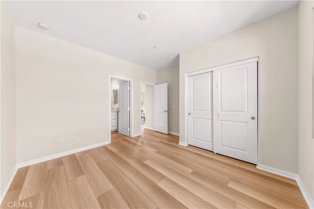 96 Rose Arch #26 Irvine, CA 92620