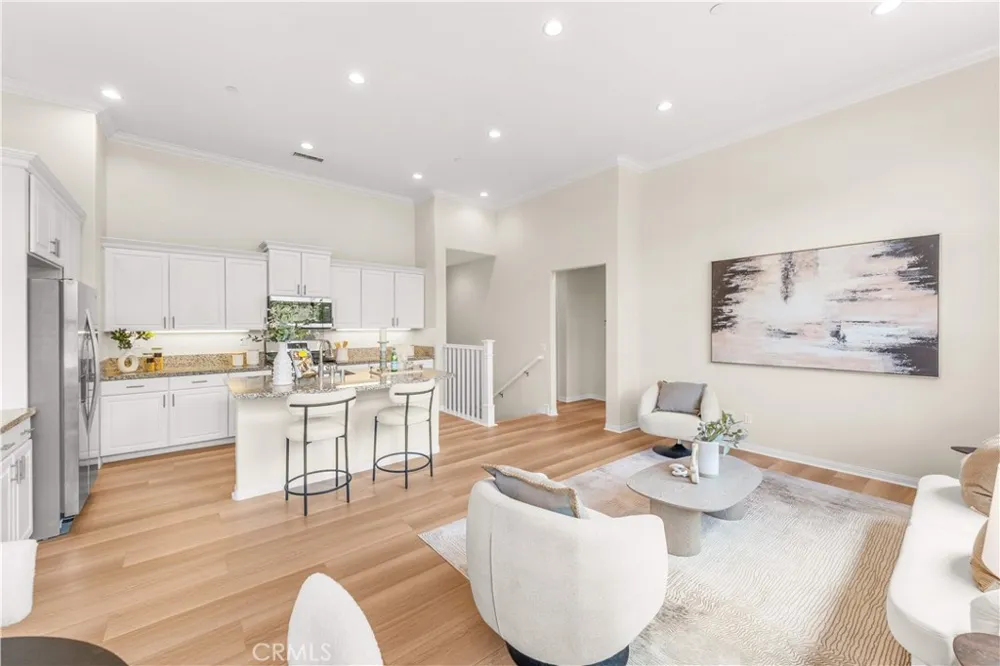 96 Rose Arch #26 Irvine, CA 92620