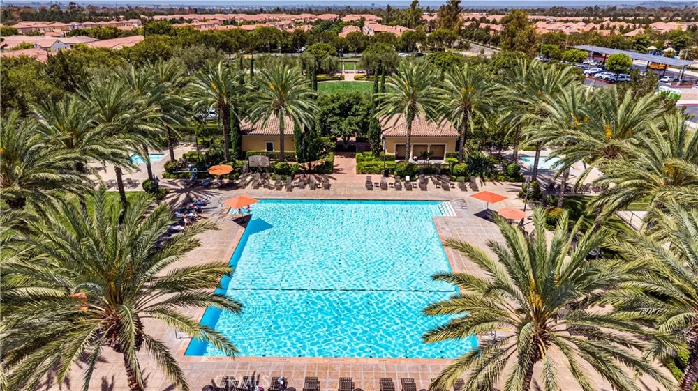 96 Rose Arch #26 Irvine, CA 92620