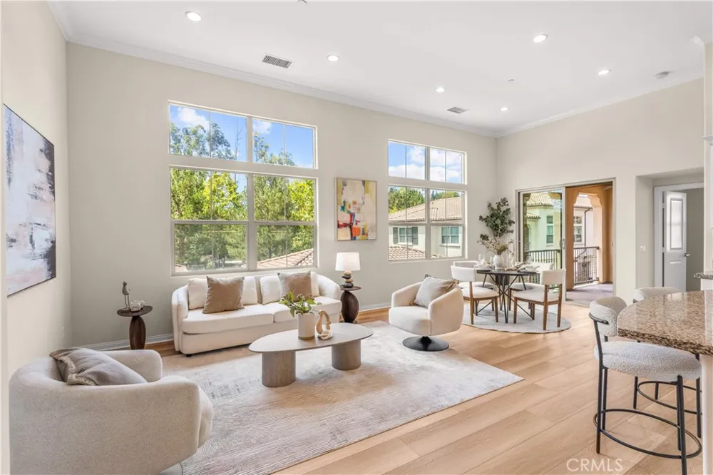 96 Rose Arch #26 Irvine, CA 92620