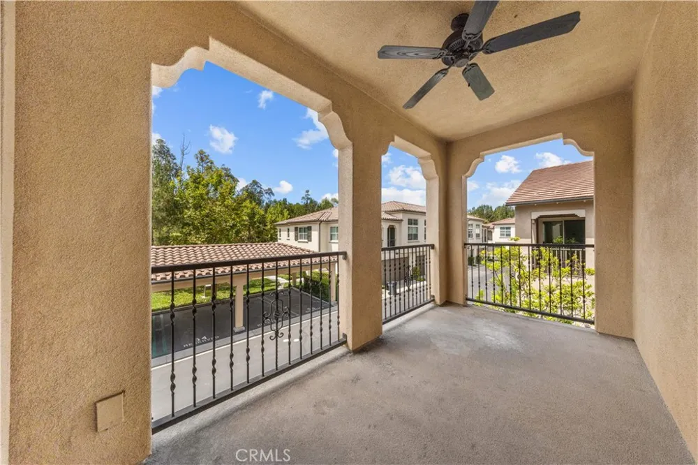 96 Rose Arch #26 Irvine, CA 92620