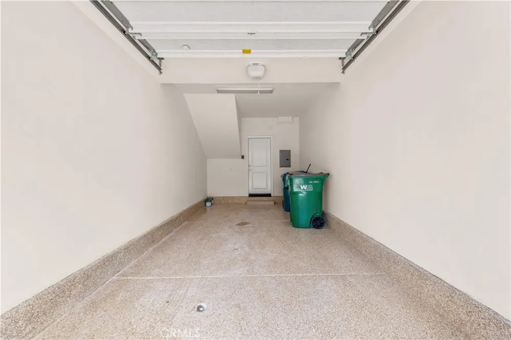 96 Rose Arch #26 Irvine, CA 92620