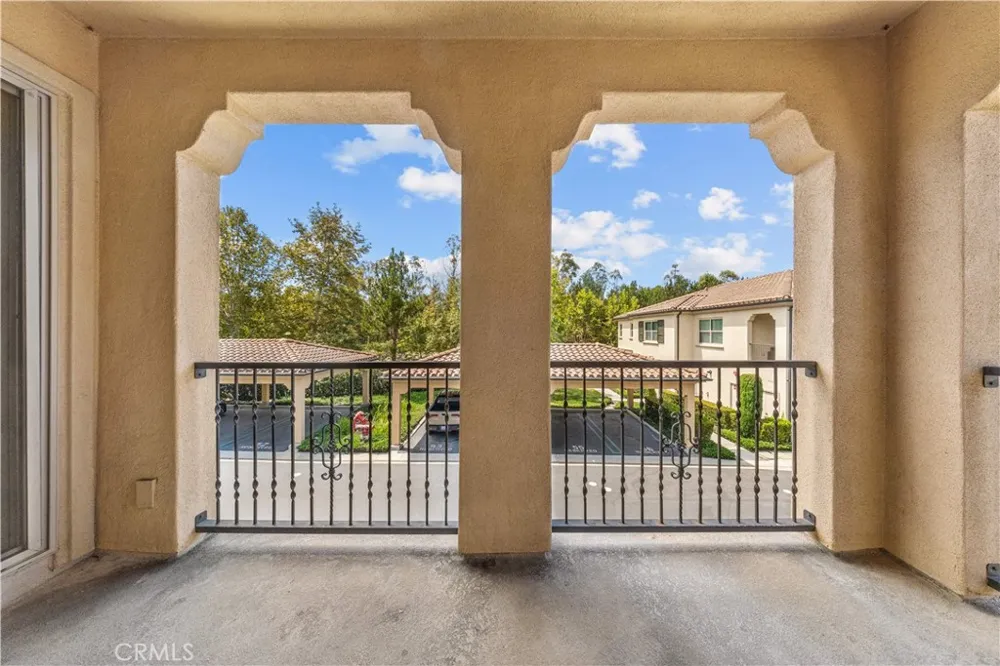 96 Rose Arch #26 Irvine, CA 92620