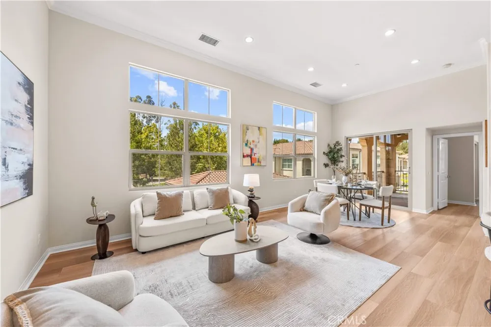 96 Rose Arch #26 Irvine, CA 92620