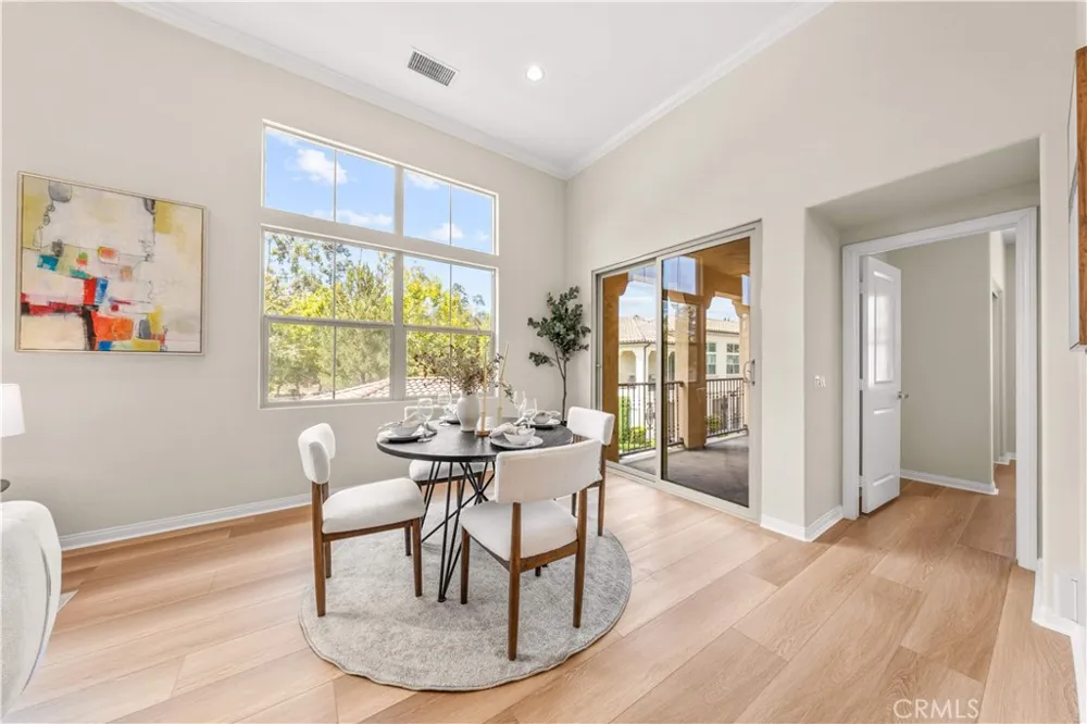 96 Rose Arch #26 Irvine, CA 92620