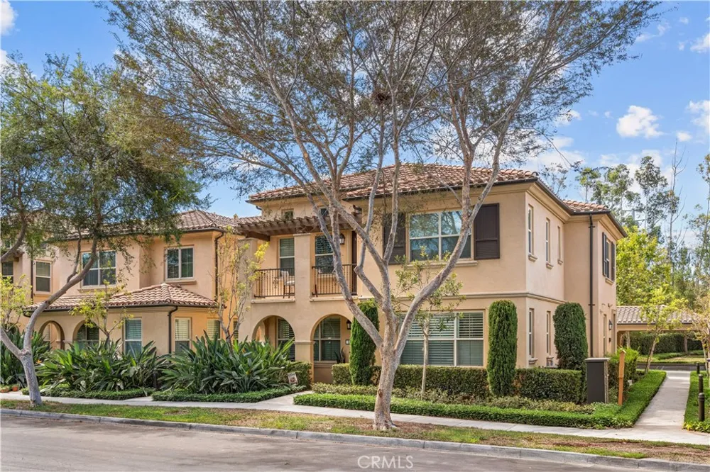 96 Rose Arch #26 Irvine, CA 92620