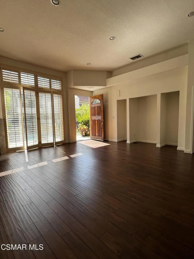5401 Zelzah Avenue #133 Encino, CA 91316