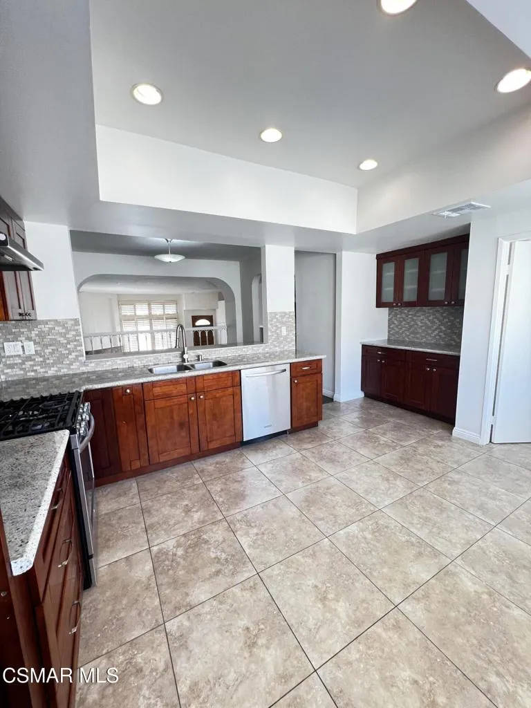 5401 Zelzah Avenue #133 Encino, CA 91316