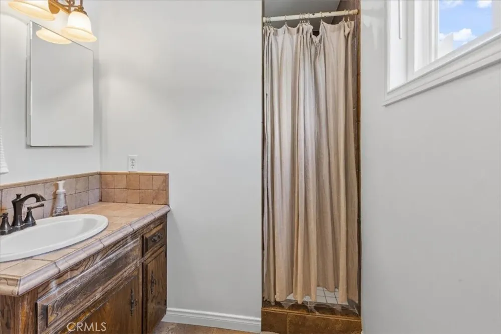 25210 California Hemet, CA 92545