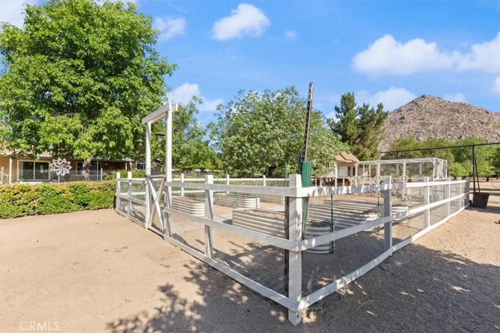 25210 California Hemet, CA 92545