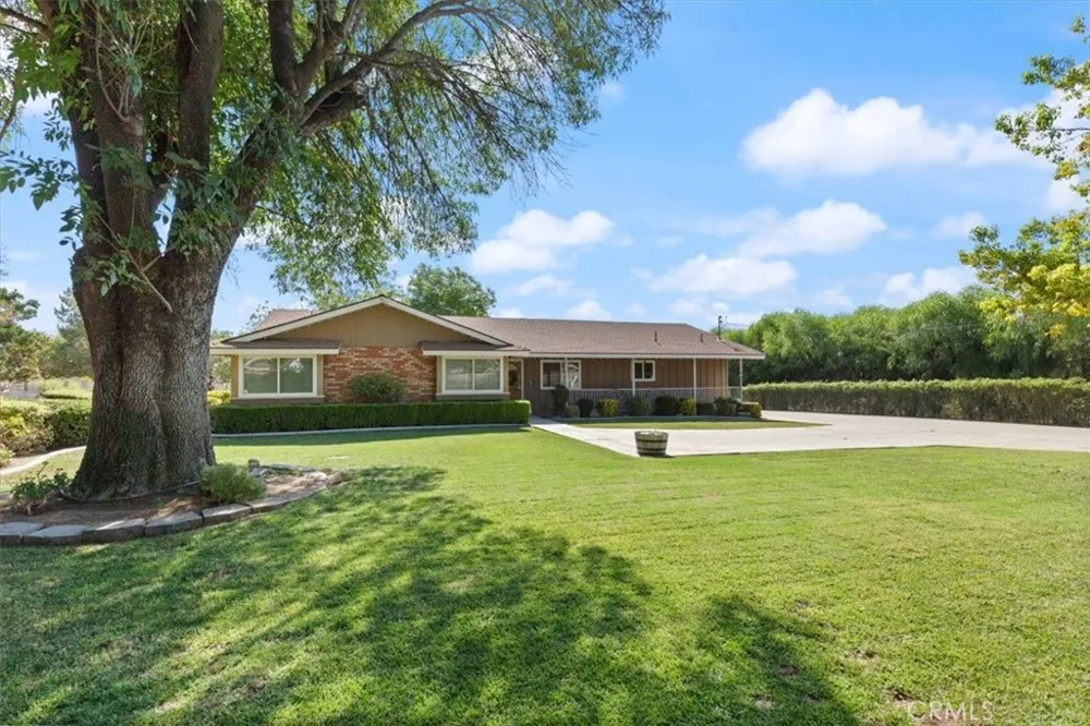 25210 California Hemet, CA 92545