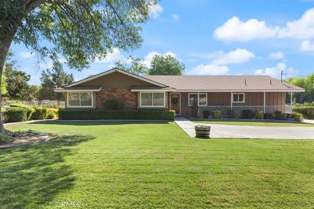 25210 California Hemet, CA 92545