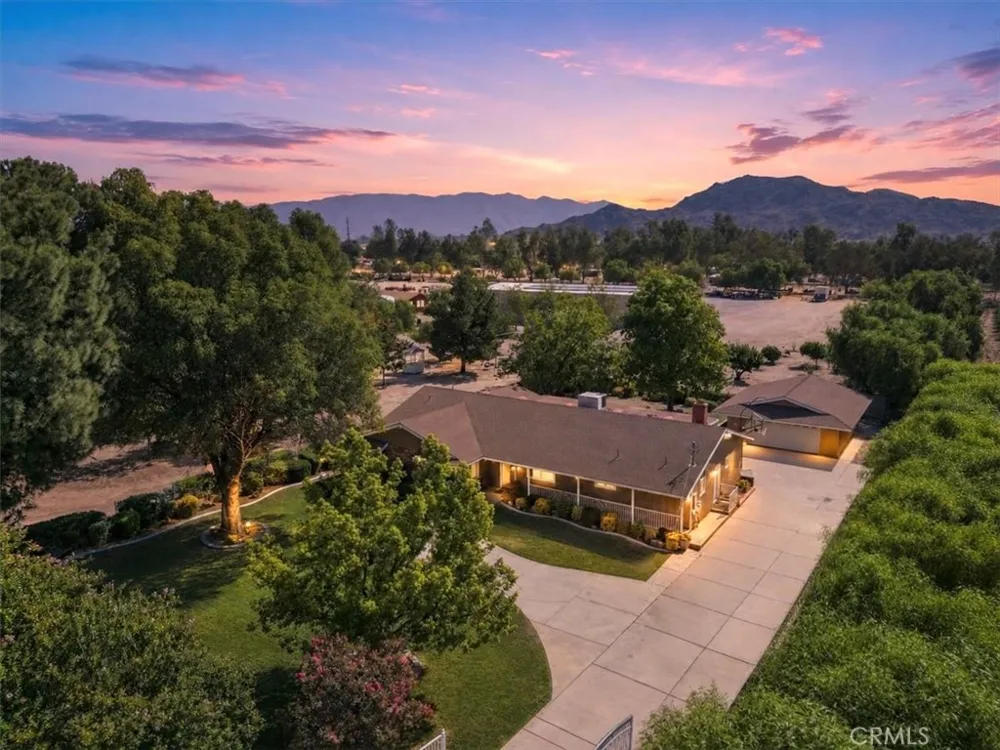 25210 California Hemet, CA 92545