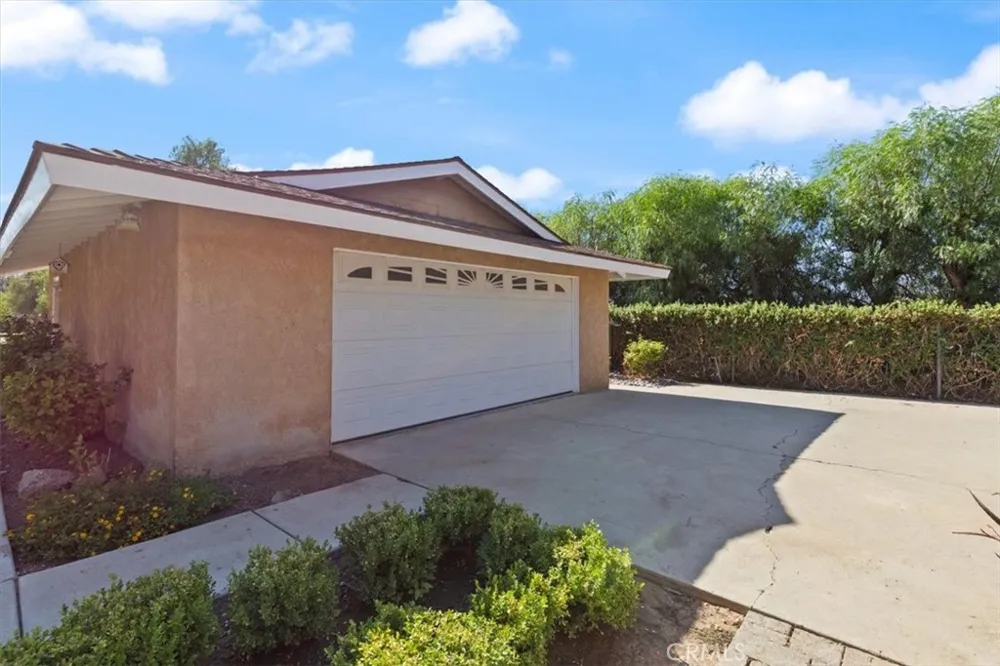 25210 California Hemet, CA 92545