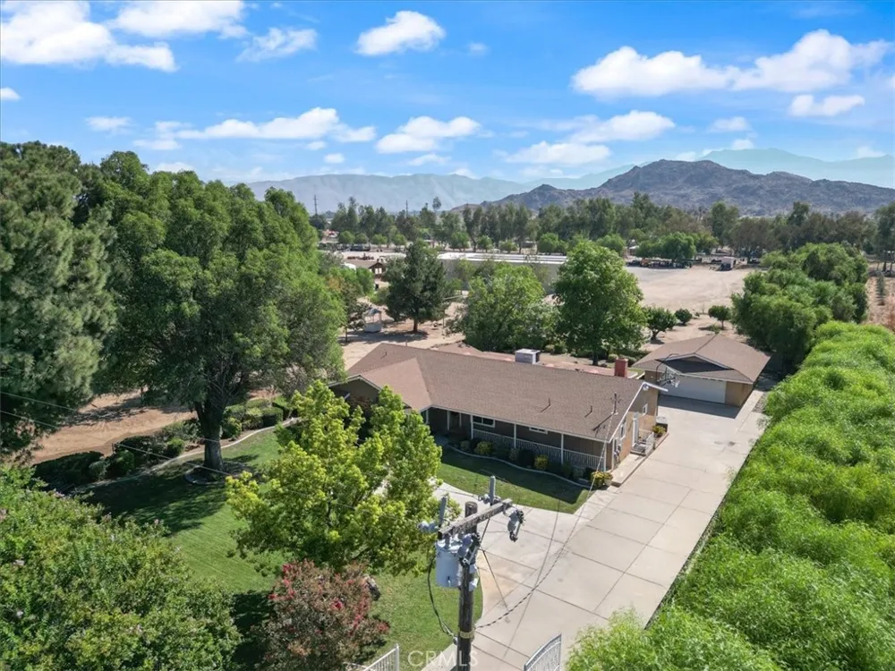 25210 California Hemet, CA 92545