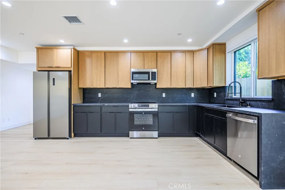 1021 Citrus Avenue #2 Los Angeles, CA 90019