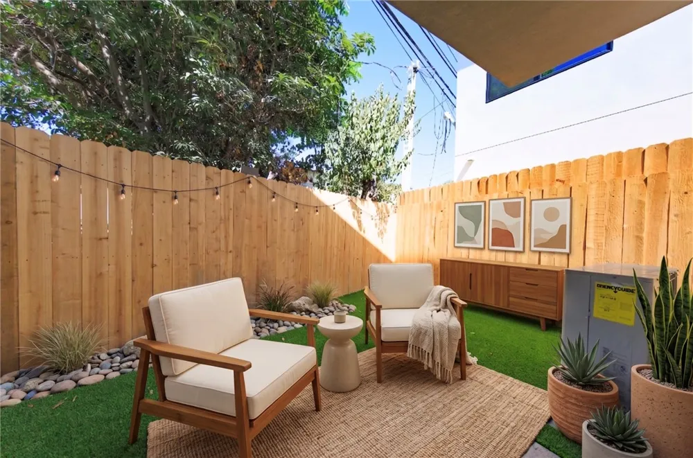 1021 Citrus Avenue #2 Los Angeles, CA 90019