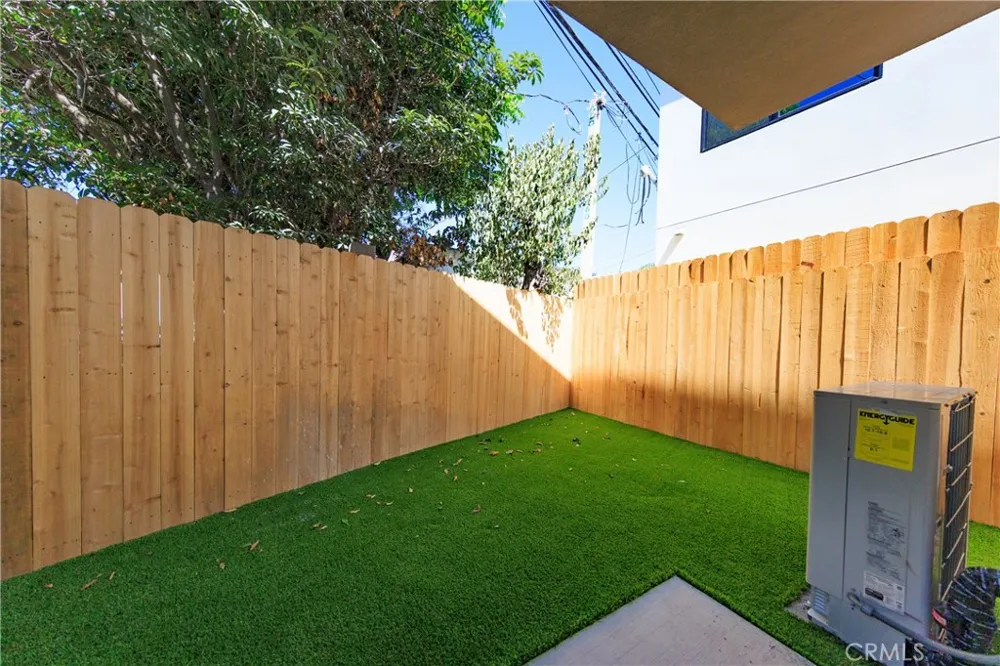 1021 Citrus Avenue #2 Los Angeles, CA 90019