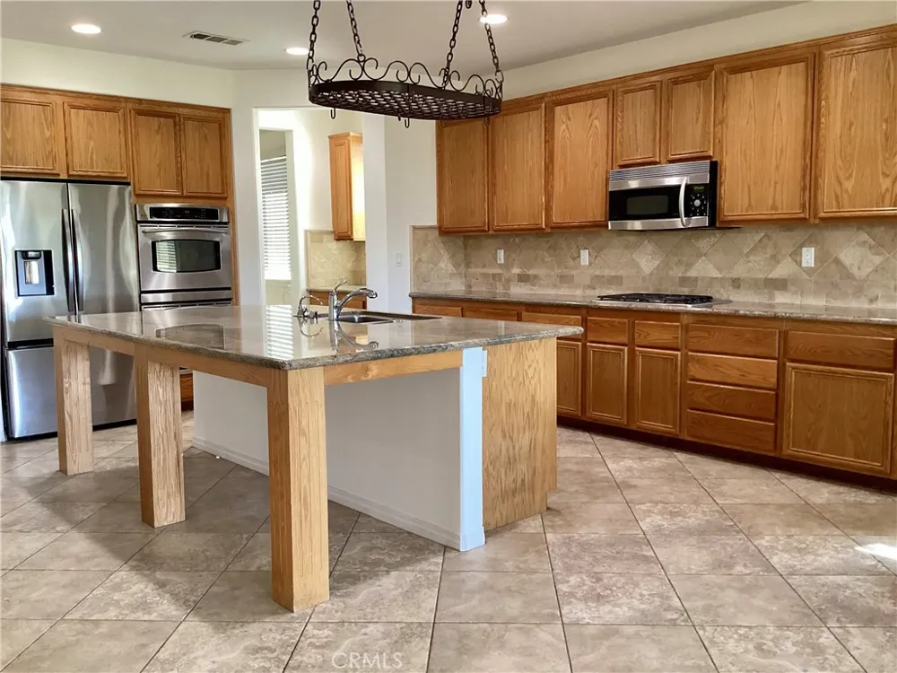 3643 Mountain Shadows Court Palmdale, CA 93551