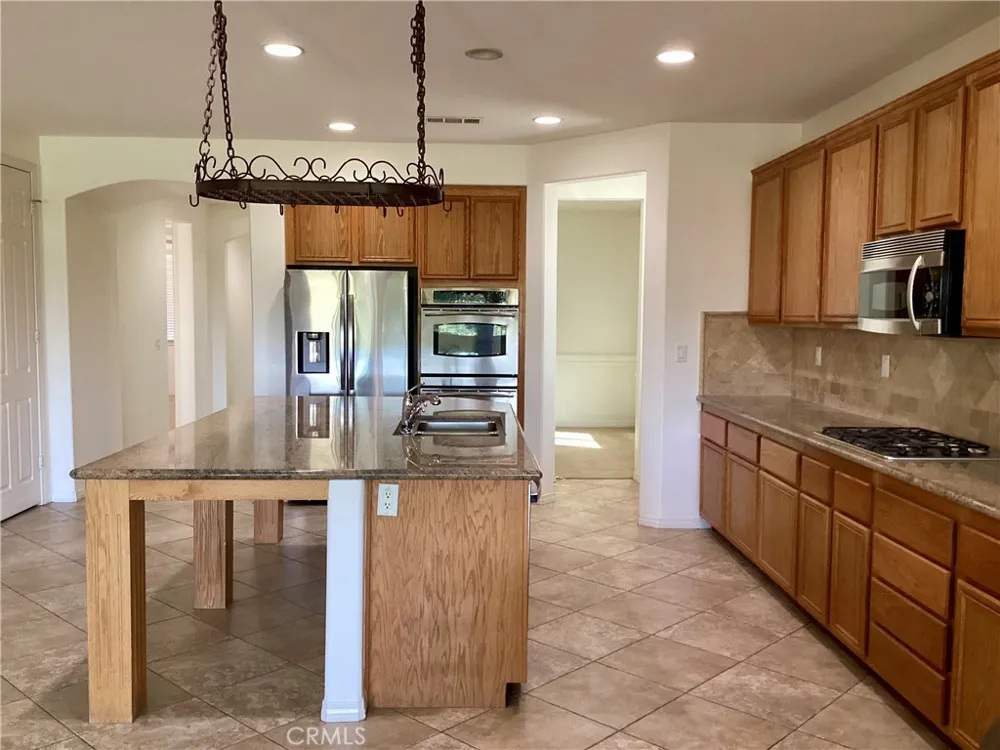 3643 Mountain Shadows Court Palmdale, CA 93551
