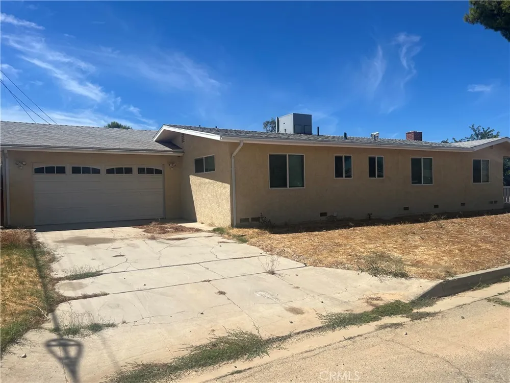 44558 Stanridge Avenue Lancaster, CA 93535