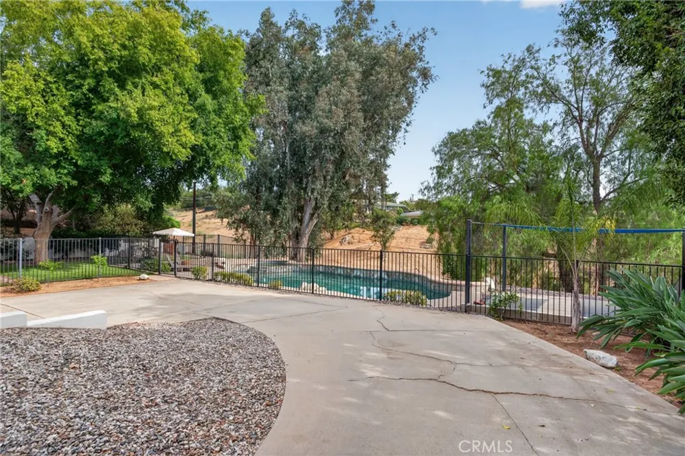 636 E Mariposa Redlands, CA 92373