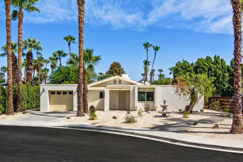 1350 E Gem Circle Palm Springs, CA 92262