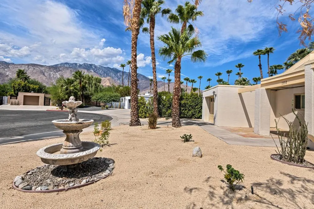 1350 E Gem Circle Palm Springs, CA 92262