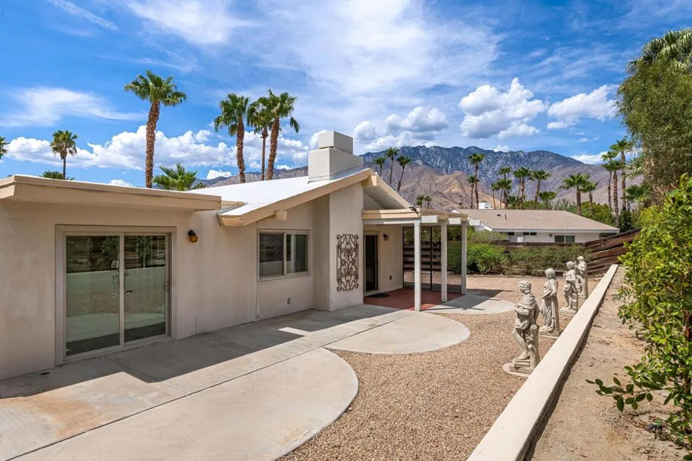 1350 E Gem Circle Palm Springs, CA 92262