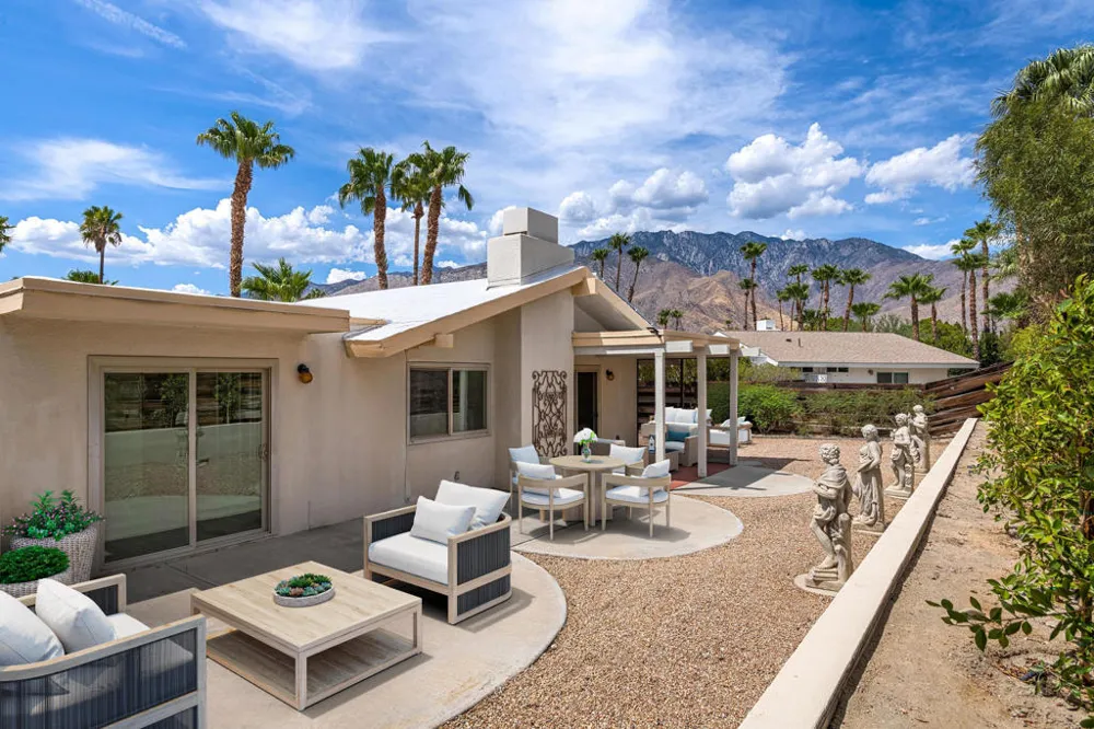 1350 E Gem Circle Palm Springs, CA 92262