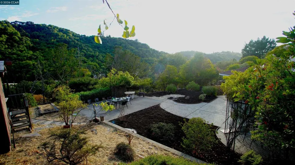 2531 Moraga Dr Pinole, CA 94564